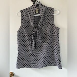 Banana Republic Chain Mail Sleeveless Blouse with Bow tie Size Medium.